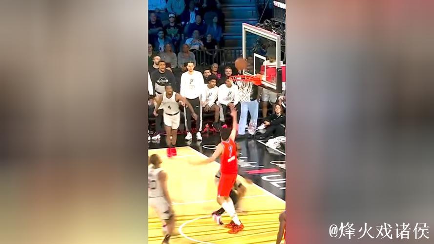 福克斯追身快攻 卡斯尔滞空拉杆打进 福克斯追身快攻 卡斯尔滞空拉杆打进